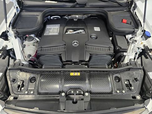 New 2025 Mercedes-Benz GLS 580 4MATIC image 10