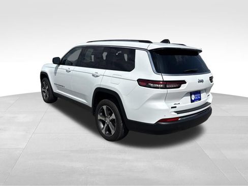 Used 2023 Jeep Grand Cherokee L Limited AWD/4WD image 4
