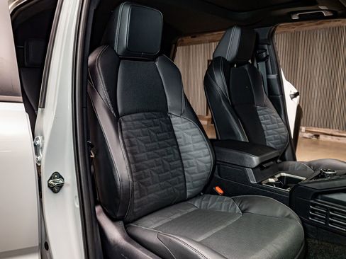 Used 2025 Toyota 4Runner TRD Off-Road image 28