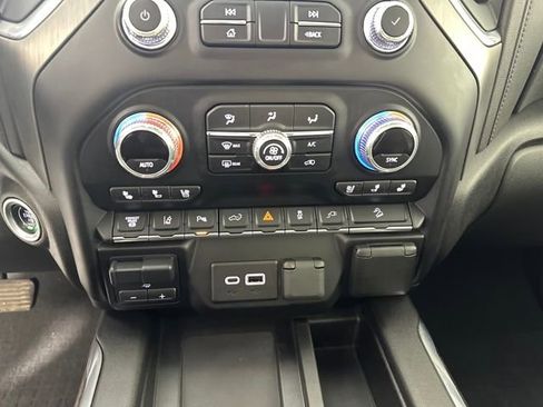 Used 2022 GMC Sierra 2500 Denali w/ Denali Ultimate Package image 23