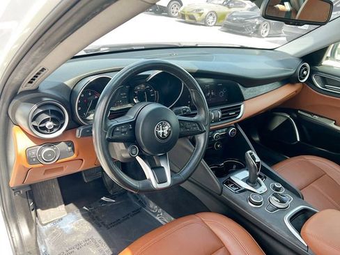 Used 2021 Alfa Romeo Giulia Sprint w/ Sun & Sound Package image 11