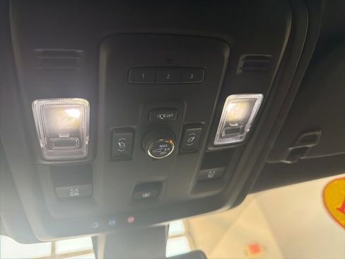 Used 2021 Chevrolet Tahoe LT w/ LT Signature Package image 12