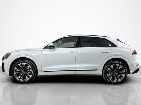 Used 2025 Audi Q8 Premium Plus w/ Premium Plus Package image 2