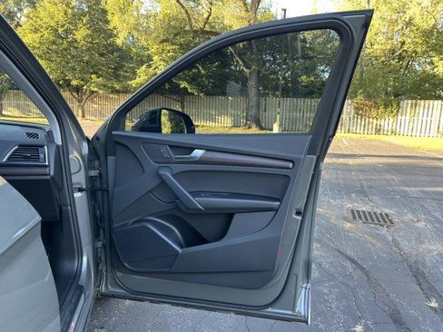 Certified 2023 Audi Q5 2.0T Premium w/ Convenience Package image 29