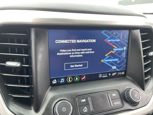 Used 2023 GMC Acadia SLT w/ Technology Package FWD image 14