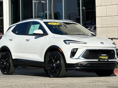 Used 2024 Buick Encore GX Sport Touring image 1