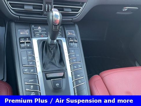 Used 2021 Porsche Macan S image 26