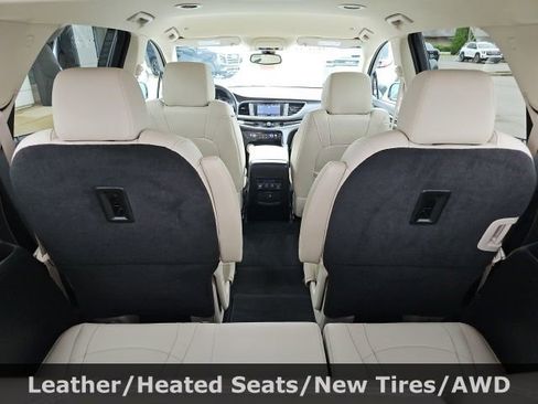 Used 2022 Buick Enclave Essence image 29