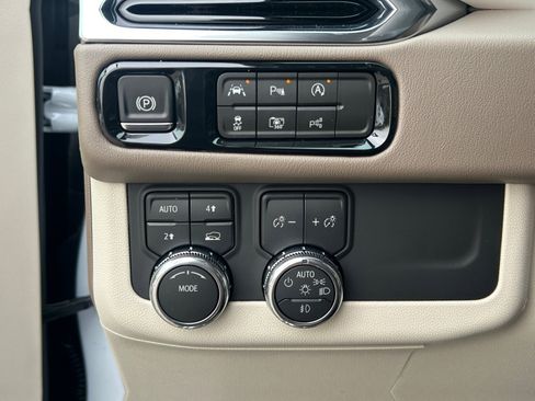 New 2026 GMC Yukon XL Denali w/ LPO, Floor Liner Package image 28