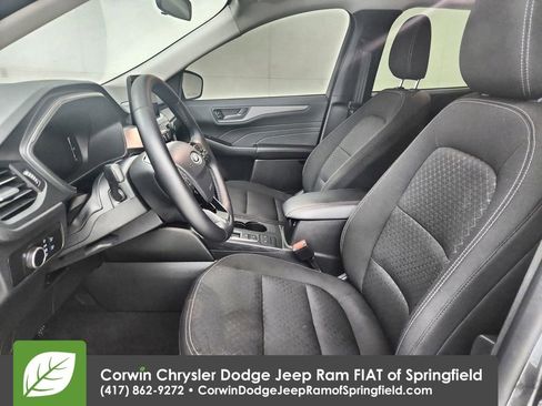 Used 2025 Ford Escape Active w/ Cold Weather Package image 19