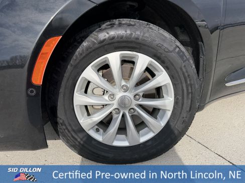 Used 2018 Chrysler Pacifica Touring-L Plus w/ Advanced Safetytec Group image 9