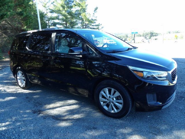 Used 2016 Kia Sedona LX w/ Option Group 020 FWD image 7