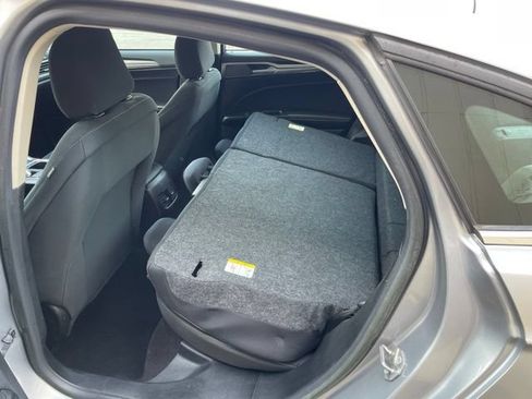 Used 2020 Ford Fusion SE FWD image 62