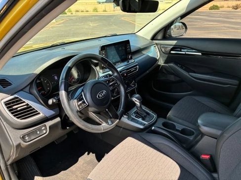 Used 2021 Kia Seltos S FWD image 10
