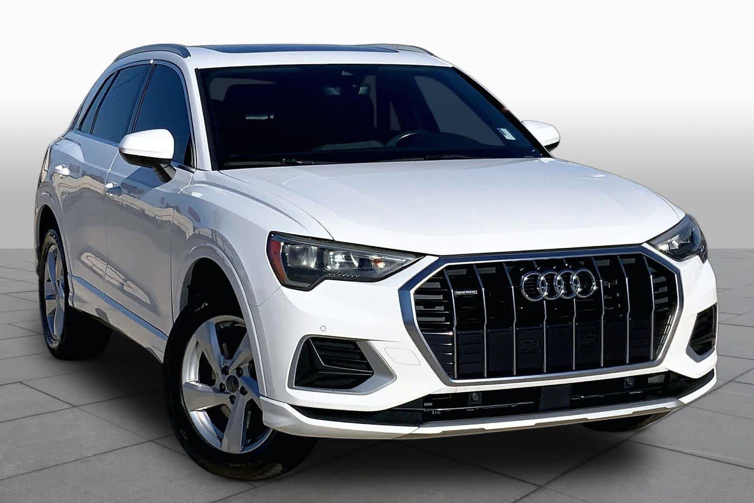 Used 2019 Audi Q3 2.0T Premium w/ Convenience Package AWD/4WD image 3