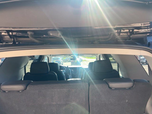 Used 2020 Cadillac Escalade Luxury AWD/4WD image 29