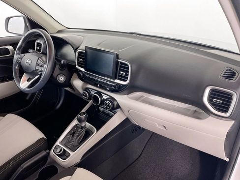 Used 2023 Hyundai Venue SEL image 30