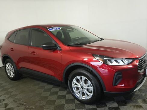 Used 2025 Ford Escape Active w/ Cold Weather Package AWD/4WD image 1