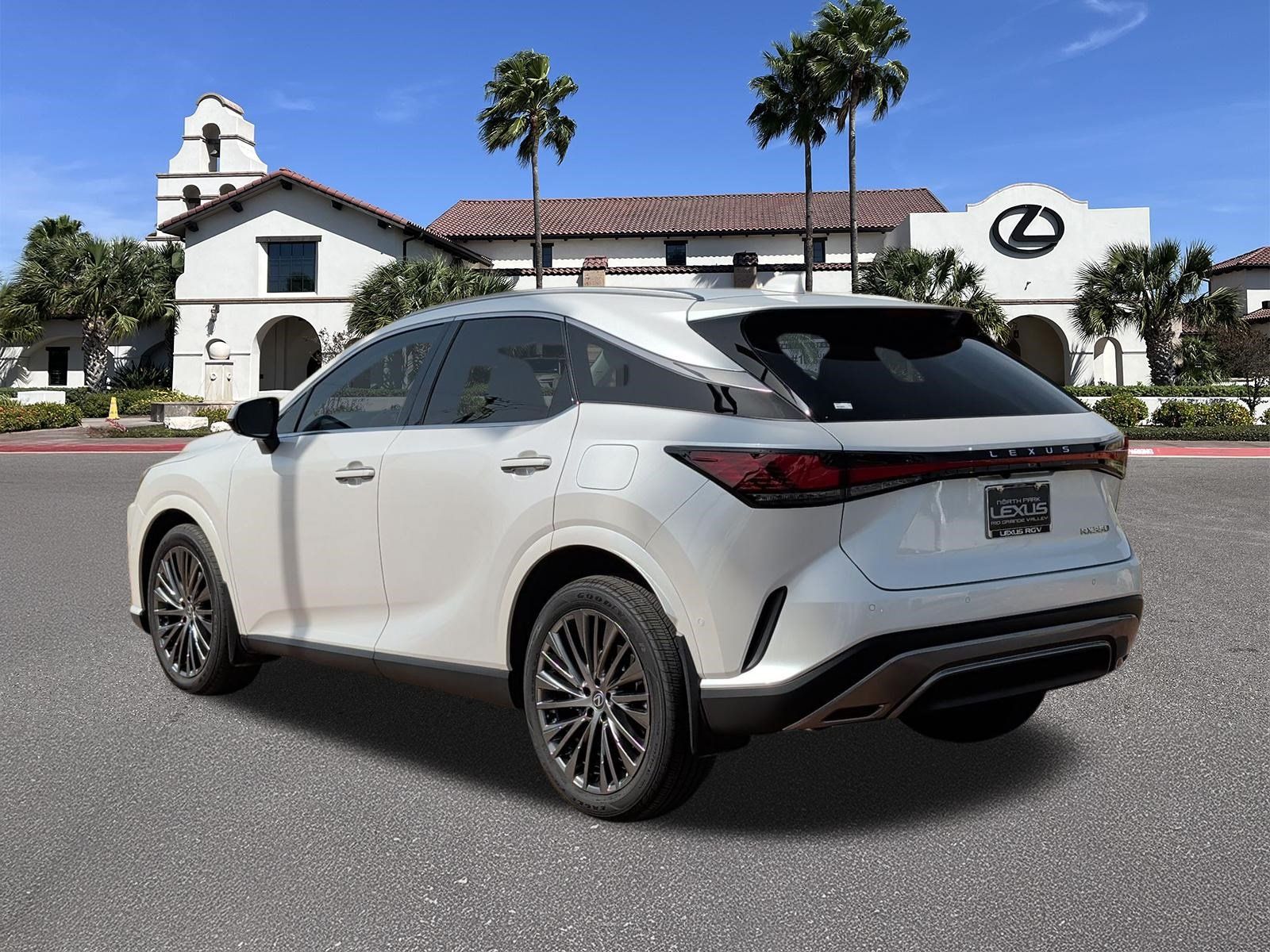 Certified 2024 Lexus RX 350 FWD w/ Convenience Package image 4