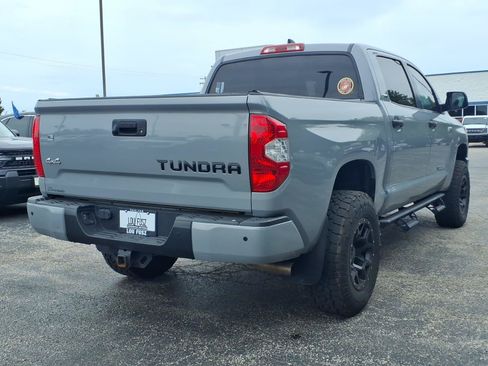 Used 2020 Toyota Tundra SR5 w/ SR5 Convenience Package AWD/4WD image 3