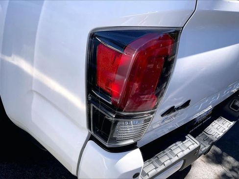 Used 2017 Toyota Tacoma TRD Pro image 28