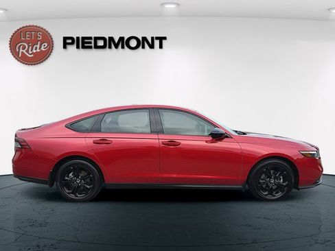 Certified 2025 Honda Accord SE image 5