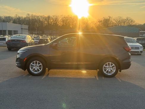 Used 2022 Chevrolet Equinox LS w/ LS Convenience Package AWD/4WD image 6