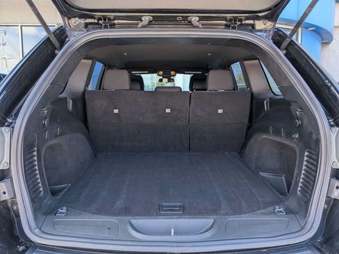 Used 2018 Jeep Grand Cherokee Laredo AWD/4WD image 26