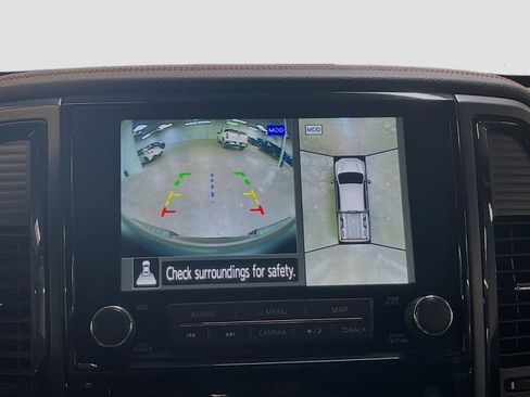 Used 2022 Nissan Titan PRO-4X w/ Pro-4x Convenience Package AWD/4WD image 14