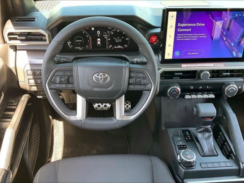 Used 2025 Toyota Tacoma TRD Sport image 5