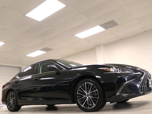 Used 2023 Lexus ES 350 w/ Premium Package image 8