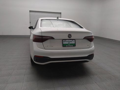 Used 2024 Volkswagen Jetta SE image 6