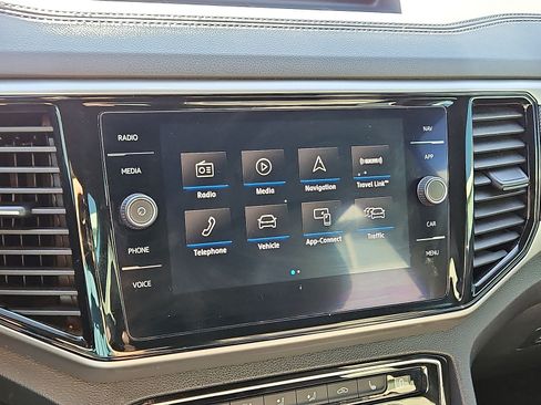 Certified 2020 Volkswagen Atlas Cross Sport SEL w/ Cross Sport MDO Package AWD/4WD image 19