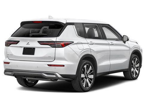 Used 2025 Mitsubishi Outlander SE AWD/4WD image 2