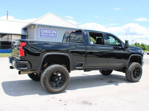 Used 2024 Chevrolet Silverado 2500 High Country w/ High Country Premium Package AWD/4WD image 11