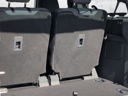 New 2025 Ford Bronco Base image 5