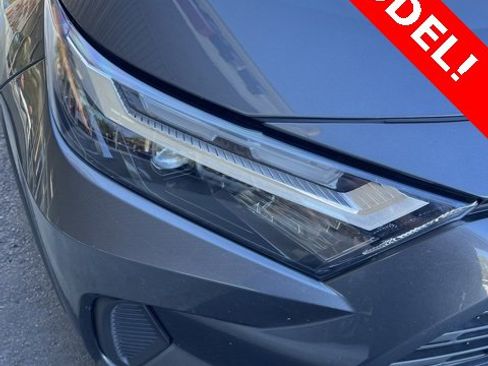 Used 2022 Toyota RAV4 XLE image 3