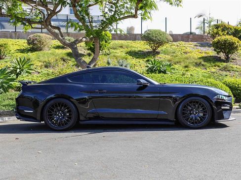 Used 2020 Ford Mustang GT Premium w/ GT Performance Package RWD image 6