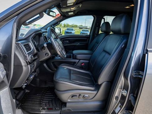 Used 2019 Nissan Titan SL w/ Midnight Edition AWD/4WD image 18