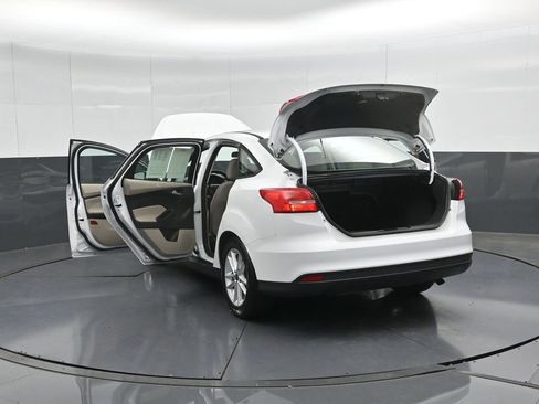 Used 2015 Ford Focus SE image 49