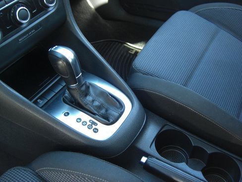 Used 2012 Volkswagen Golf TDI image 7