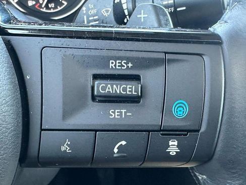 Used 2023 Nissan Rogue SL w/ SL Premium Package image 21