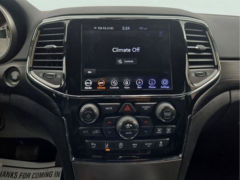 Used 2020 Jeep Grand Cherokee Altitude RWD image 17