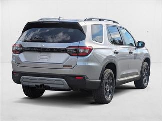 New 2025 Honda Pilot TrailSport video 2