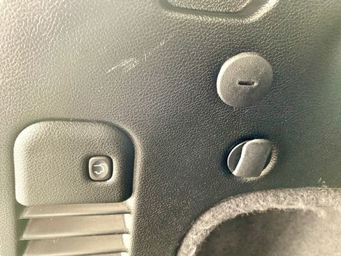 Used 2018 Jeep Grand Cherokee Limited image 26