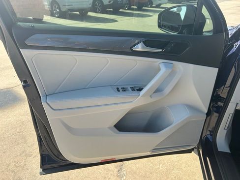 Used 2023 Volkswagen Tiguan SE image 50