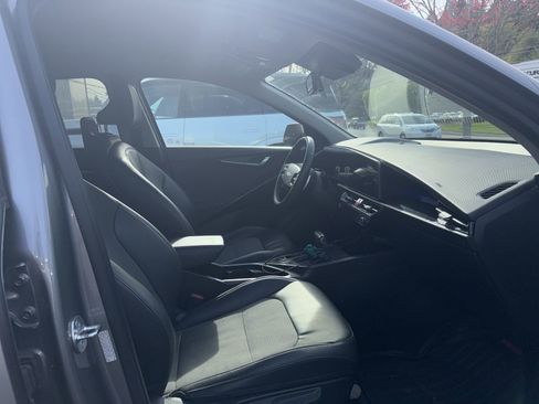Used 2023 Kia Niro EX FWD image 4