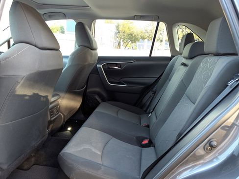 Used 2022 Toyota RAV4 XLE w/ Convenience Package image 15