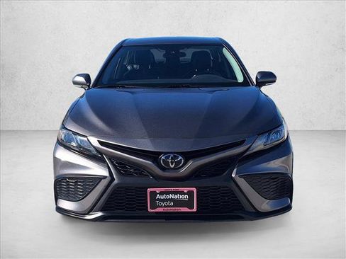 Used 2023 Toyota Camry SE image 2