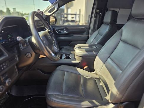 Used 2022 Chevrolet Tahoe Z71 w/ Luxury Package AWD/4WD image 18